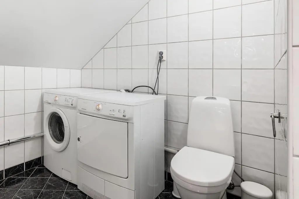 New! Well Eqipped Three Bedroom Penthouse! 卑爾根 公寓